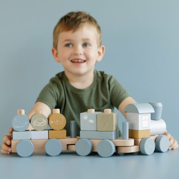 0022287_little-dutch-train-a-blocs-bleu-essentials-1