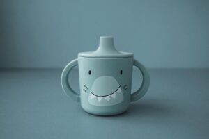 Tasse d'apprentissage M. Shark - TRIXIE – Image 2