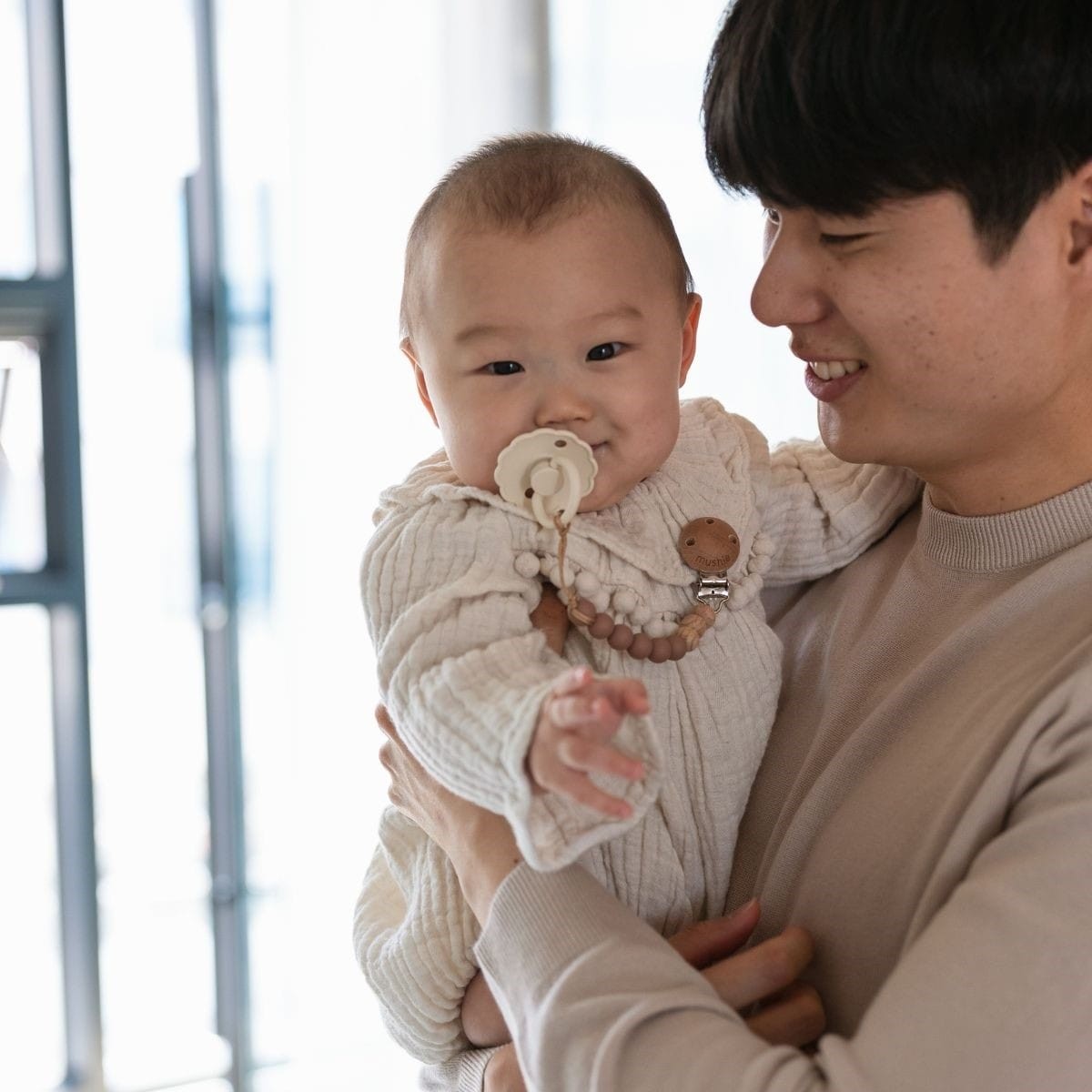 Attache Tétine Eva Cendres -MUSHIE – Image 3