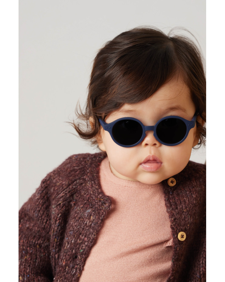 Lunettes de soleil Bébé 0-9 mois #D Blue denim – IZIPIZI – Image 4