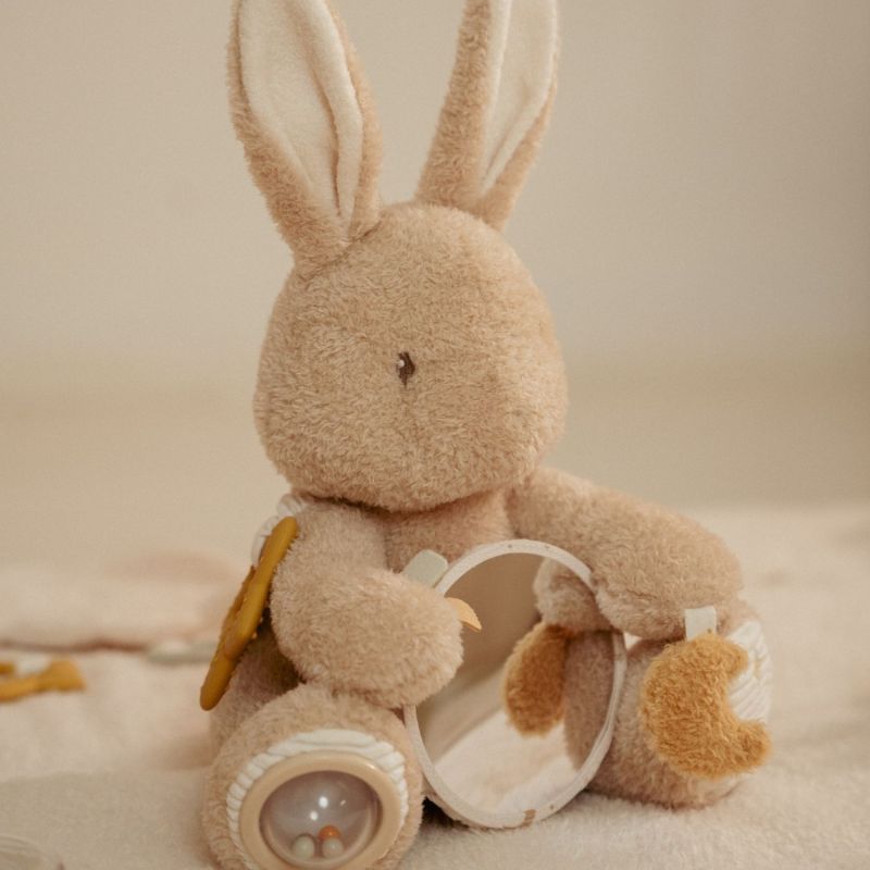 Peluche d'activités Lapin Newborn - LITTLE DUTCH – Image 5