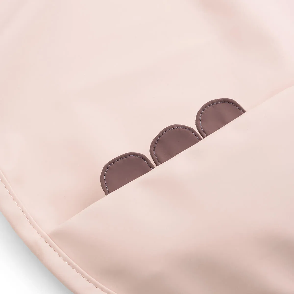 Bavoir Elastique Croco Rose - DONE BY DEER – Image 2