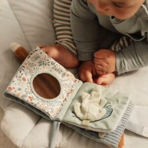Livre d'activités pour poussette Forest friends -LITTLE DUTCH – Image 3