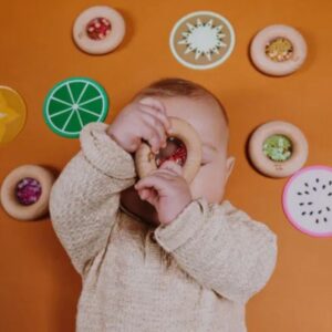 Hochet sensoriel Sensory Donut fraises - PETIT BOUM