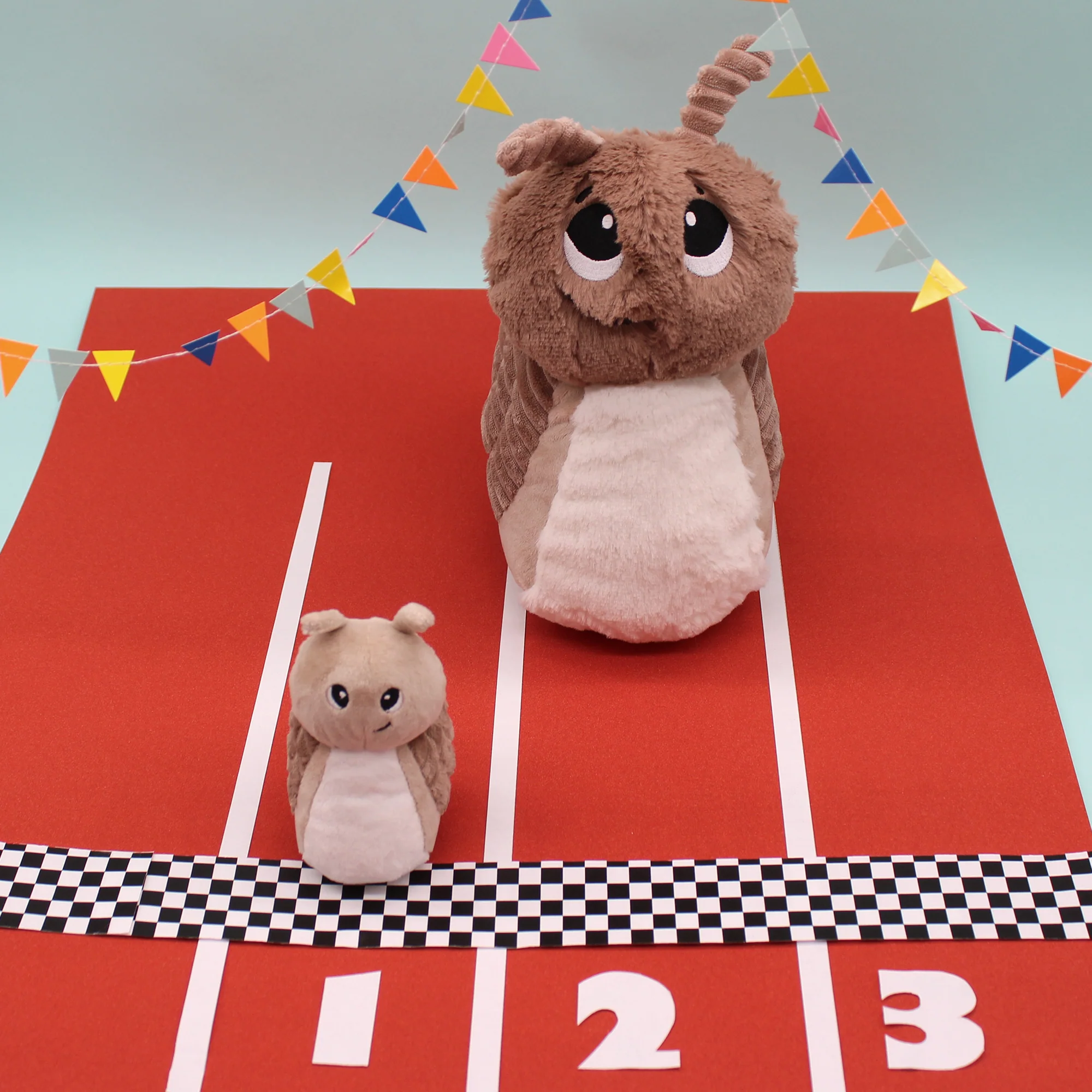 Ptipotos : Peluche escargot Speedou maman et son bébé marron beige - LES DEGLINGOS – Image 10