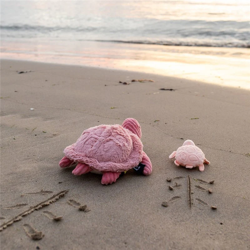 Ptipotos : Peluche tortue Sauvenou maman et son bébé rose - LES DEGLINGOS – Image 7
